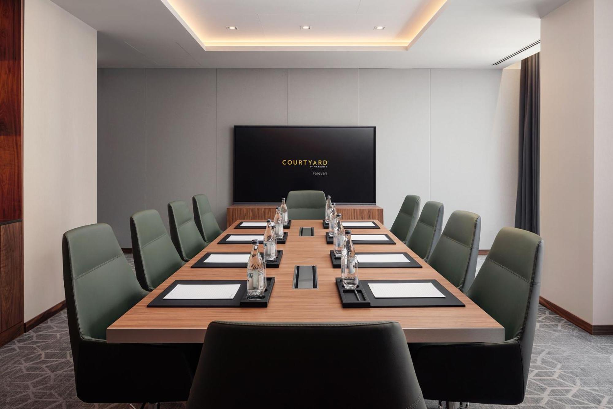 Courtyard By Marriott Hotel 4*